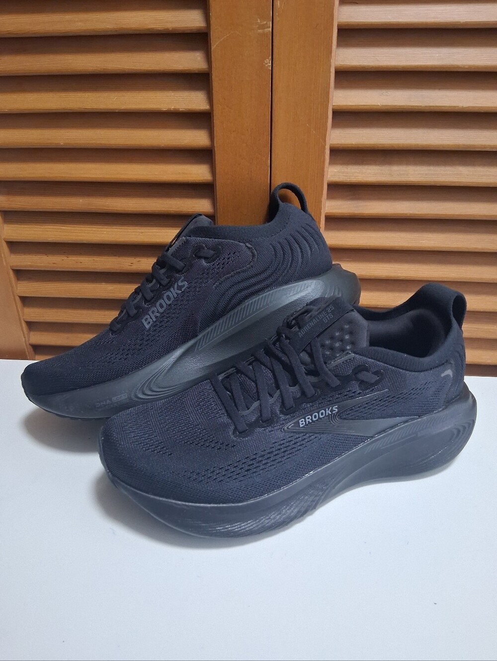 Brooks Adrenaline GTS 25 All Black Running Shoe Women’s Size 9 (2A) Narrow * NEW - Picture 1 of 8